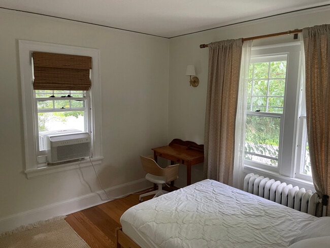 Photo - 24 Renwick Heights Rd