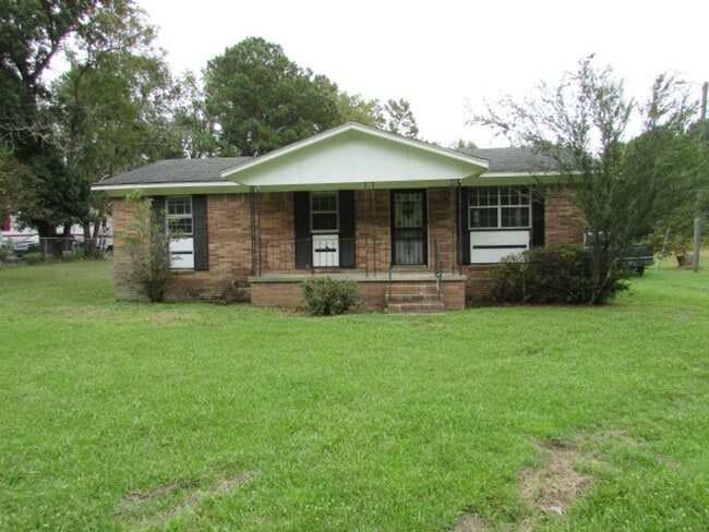 Building Photo - Country setting!!!