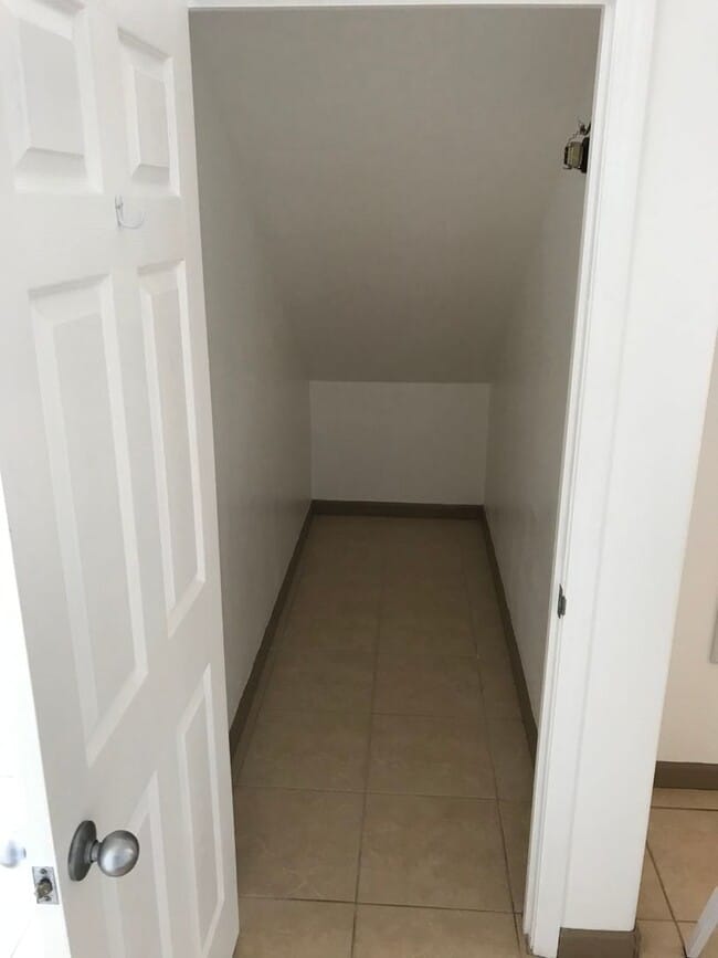 Photo - 202 - CA Unit 2 - DS Front House