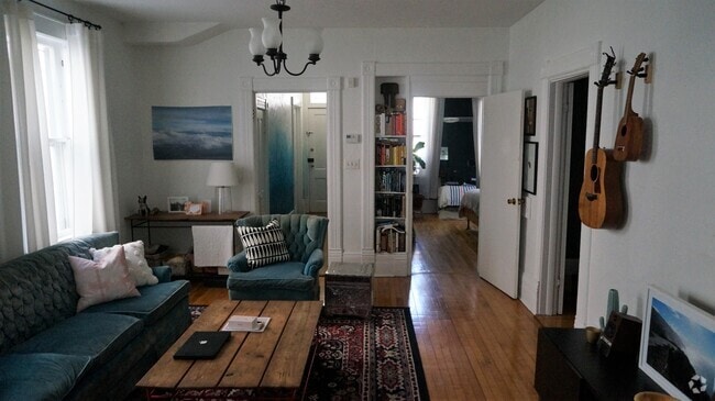 Building Photo - 1682 N Franklin Pl Unit Lower Rental