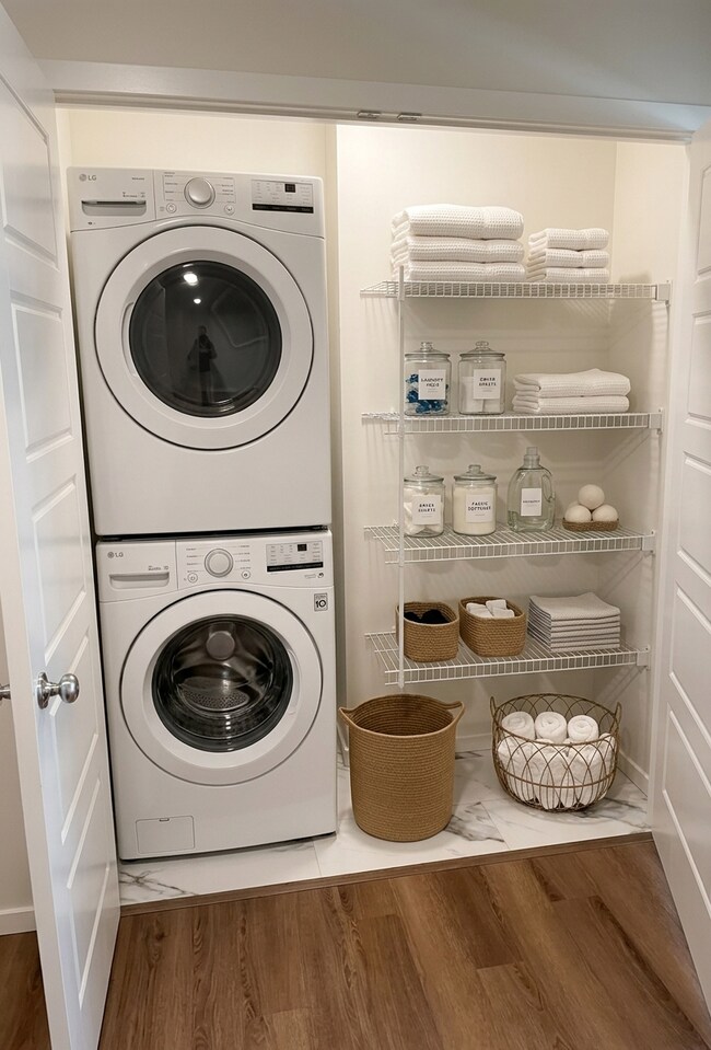 Photo - 17820 73 St NW