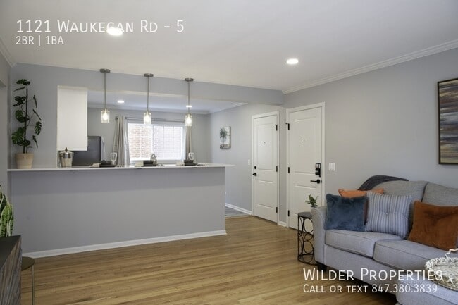Photo - 1121 Waukegan Rd