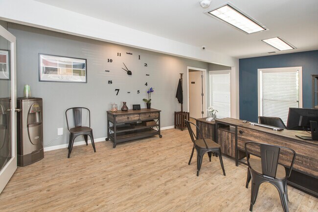 Cheyenne Crest Apartments For Rent in Colorado Springs, CO