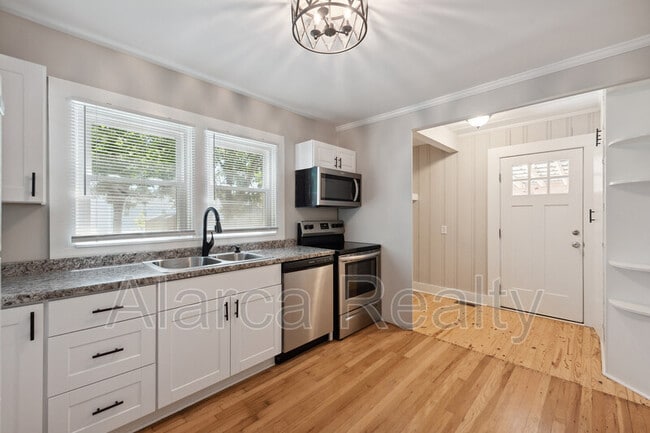 Photo - 1027 Briarhill Rd