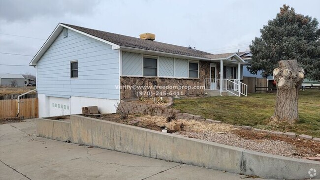 Building Photo - 647 Broken Spoke Rd Rental