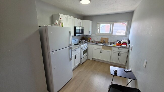 Building Photo - 263 Jones St Unit 3
