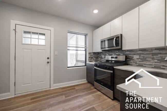 Photo - 6148 N Francisco Ave Unidad 3A