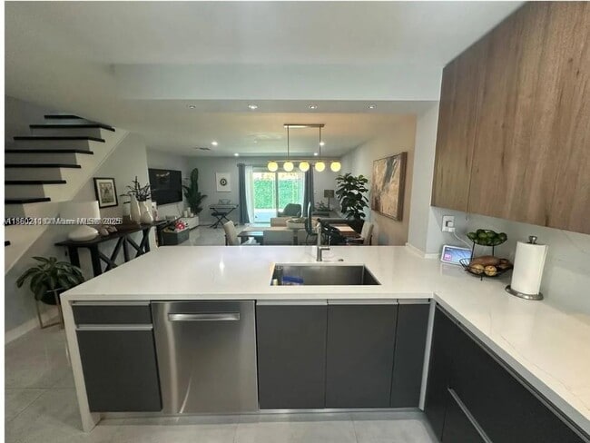 Building Photo - 8443 SW 137th Ave Rental