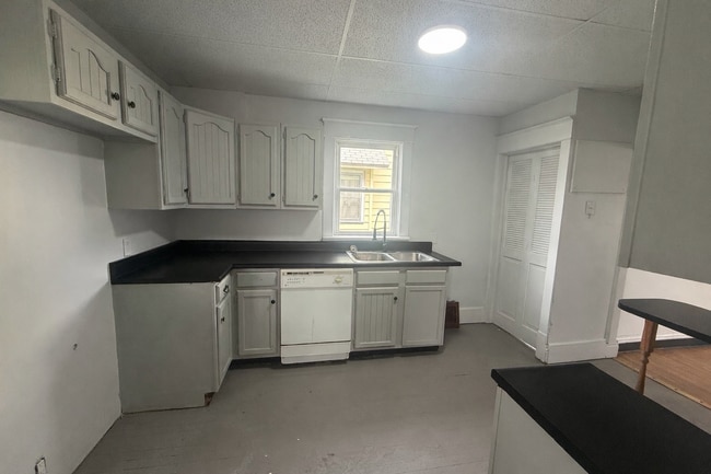 Photo - 720 Baldwin Ave