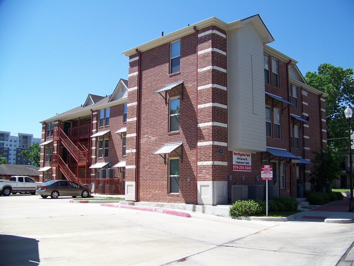 Photo - 300 Spruce St