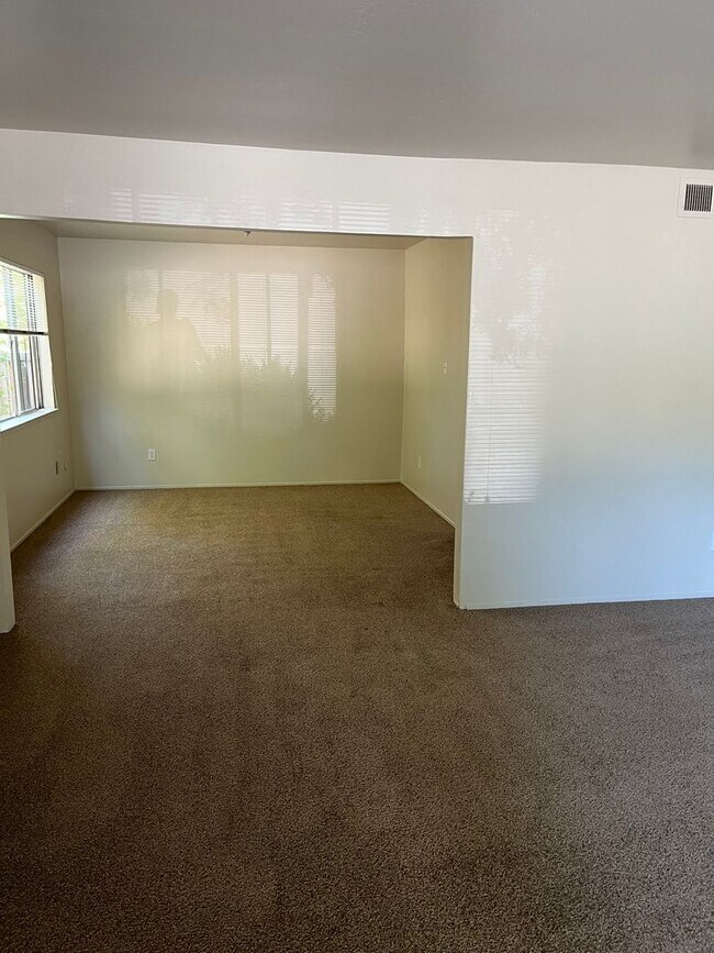 Photo - Large 2-Story Home in Covell Park