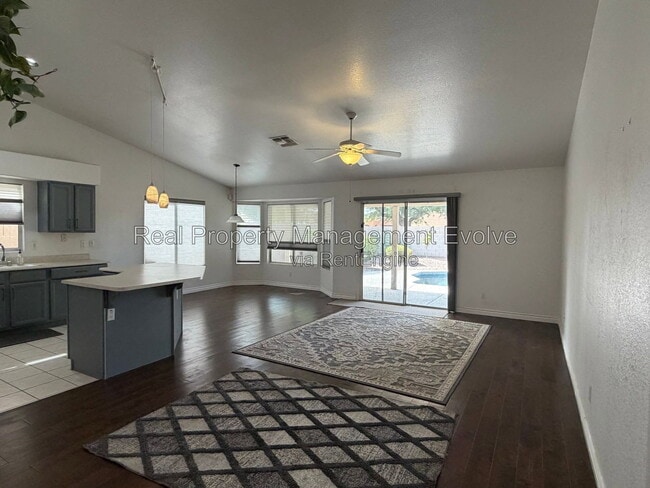 Photo - 2227 E Edna Ave