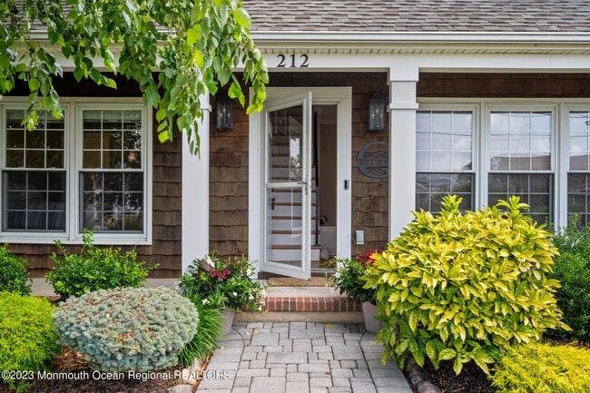 212 Helm Rd