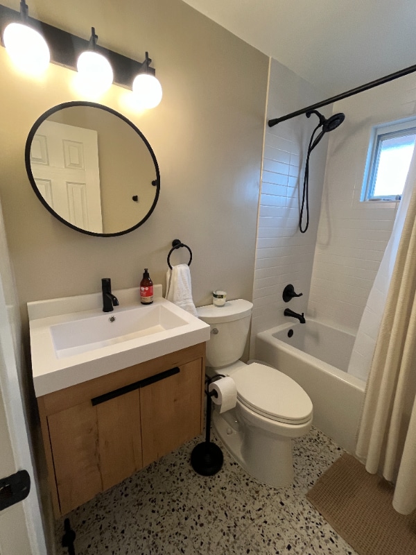 Photo - 925 Wolff St