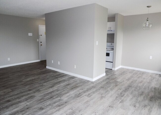 Photo - 8111-8196 StreetBlock D - 121