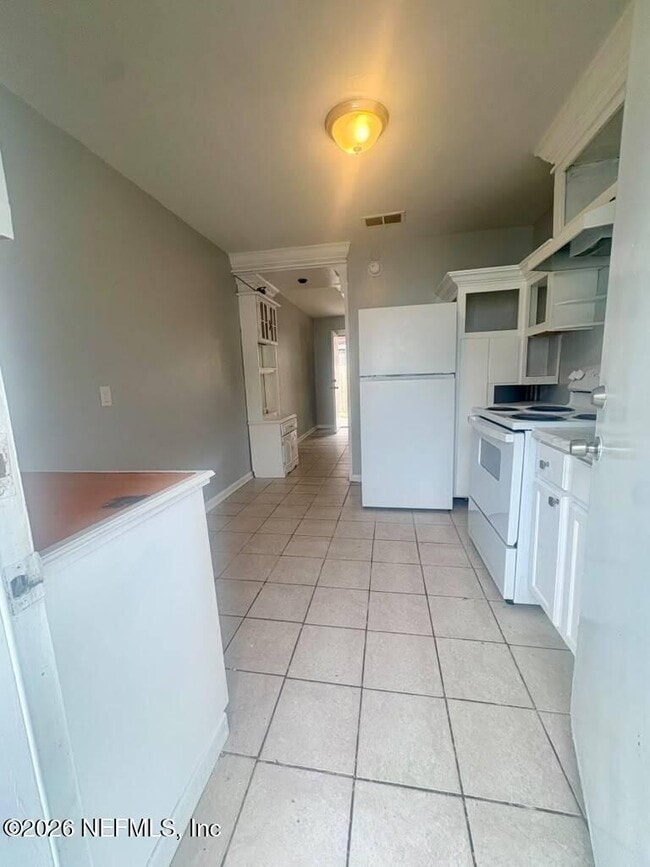 Photo - 429 W 18th St