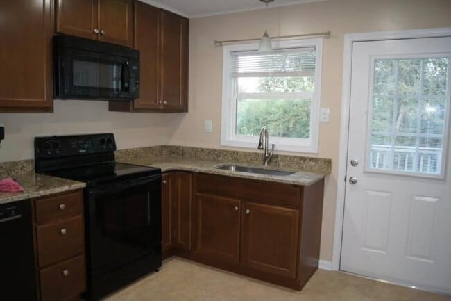Photo - 2320 Norris Ln