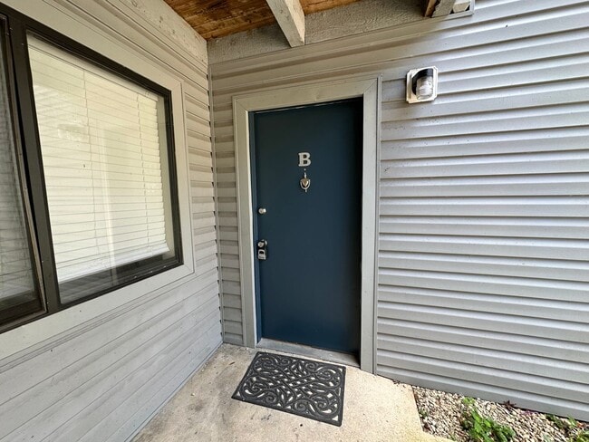 Photo - 1563 Willow Bend Way Unit B