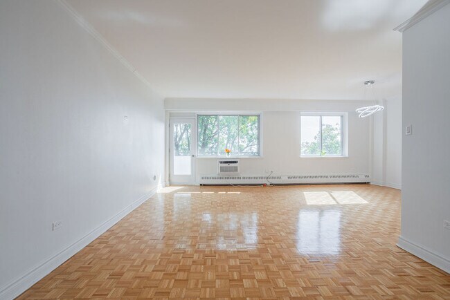 Photo - 4840 Côte St-Luc