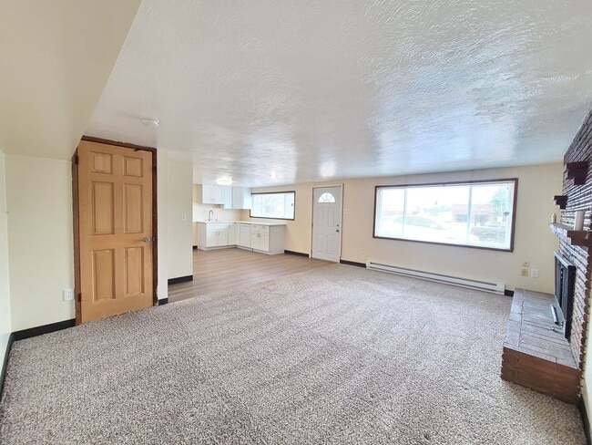 Photo - 302 N Argonne Rd