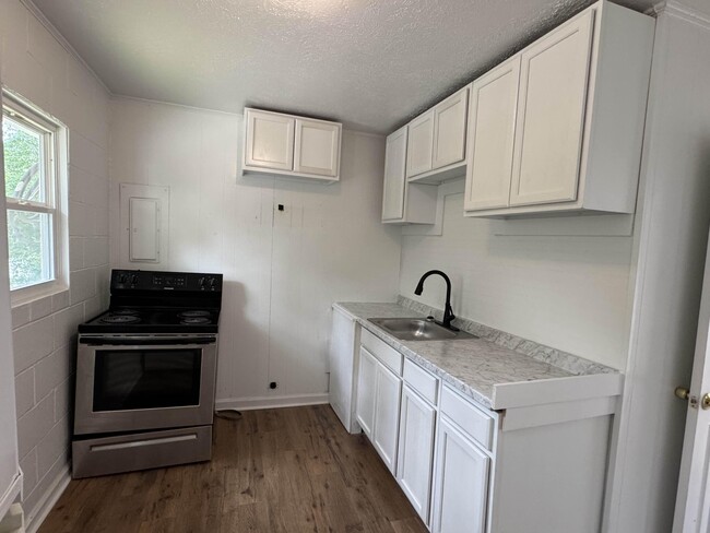 Photo - 532 Hampton Ave NW