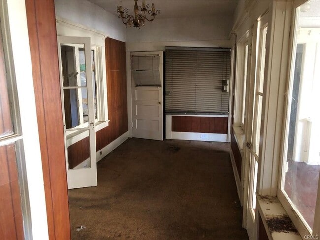Building Photo - 1225 W 41st St Rental