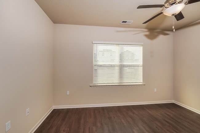 Photo - 6483 Rainbow Row