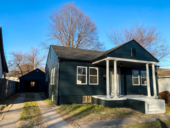 Photo - 3509 E 4th St