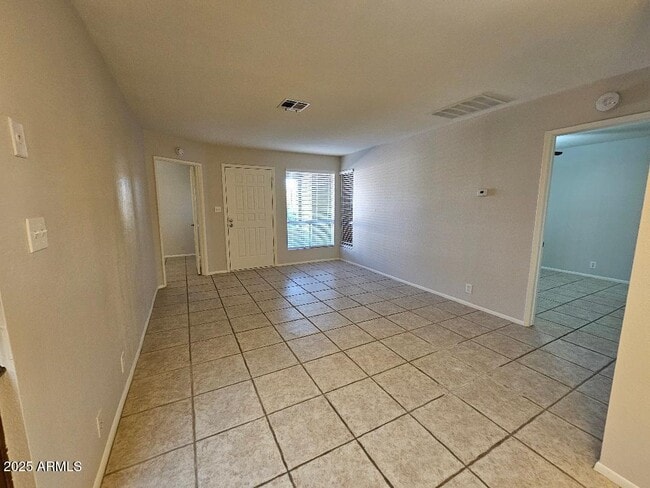 Photo - 312 W Yukon Dr