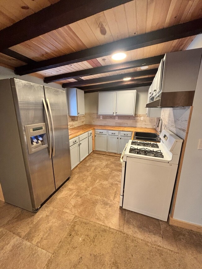 Photo - 815 Salmon Ave