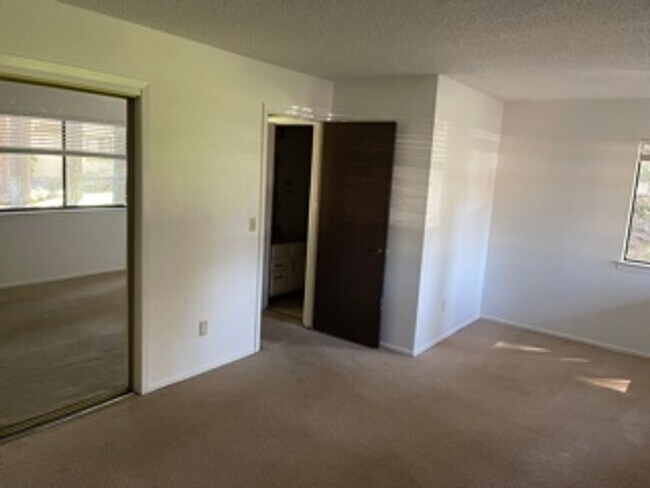 Photo - Southwood Glen - Newly painted!!
