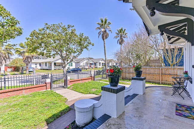 Photo - 3519 Avenue R 1/2