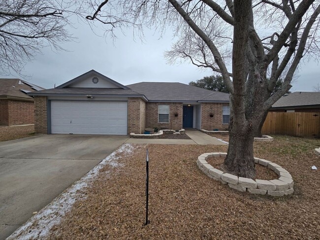 Building Photo - 1820 Fleetwood Dr