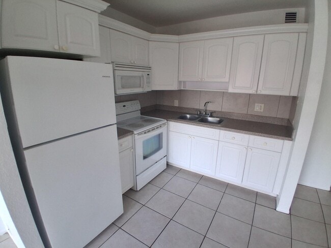 Photo - 6289 Lear Dr Unidad 105