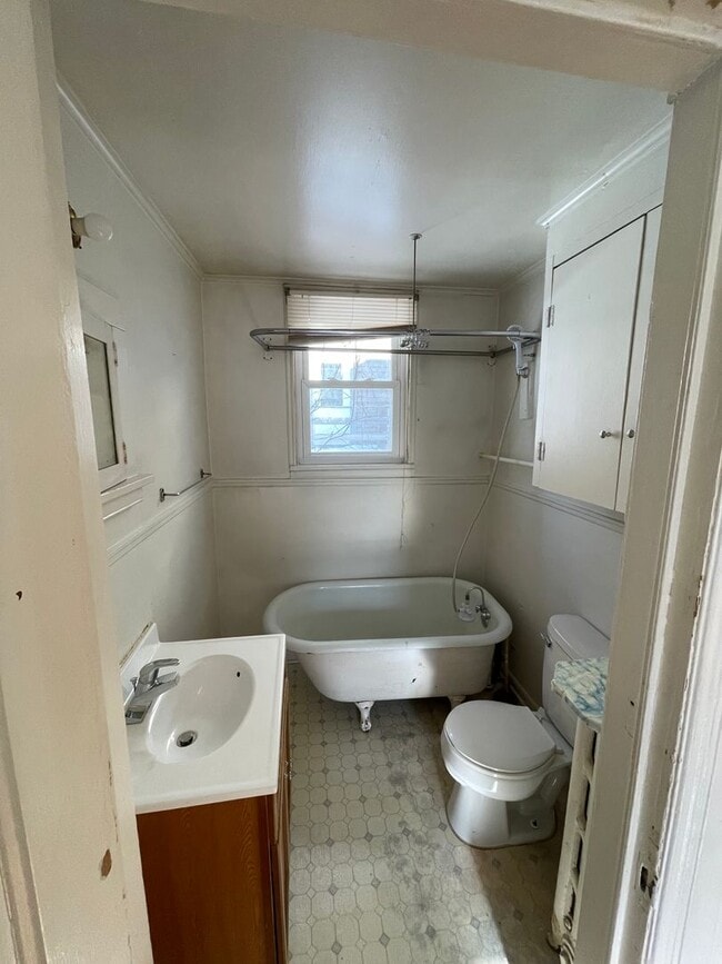 Photo - 2125 E Superior St Unit #2