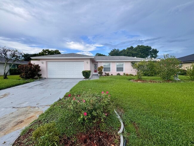 Building Photo - 3 Bedroom Single Family Home in Winter Park!