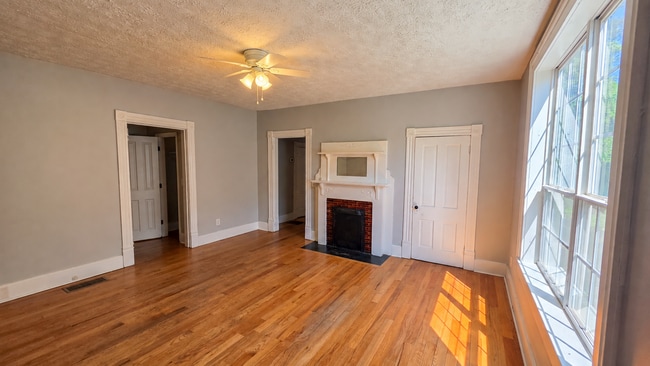 Photo - 227 Hendrix Ave SW