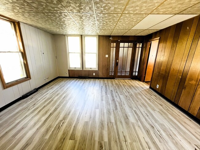 Photo - 123 W Waupansie St Unidad 1