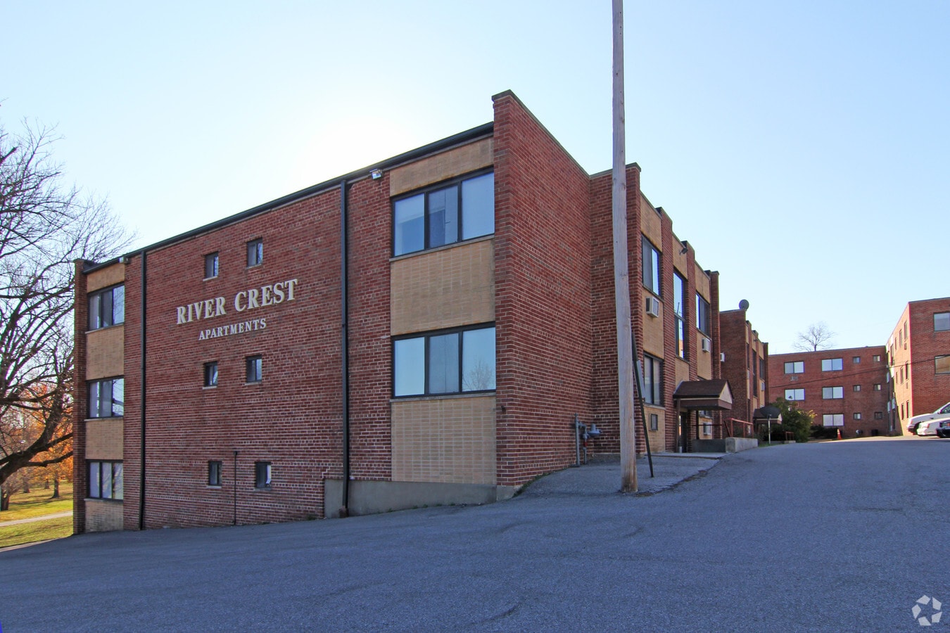 River Crest Apartments - River Crest Apartments