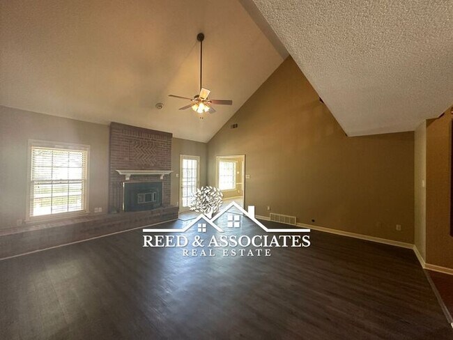 Photo - Spacious 4 Bedroom in GERMANTOWN!!