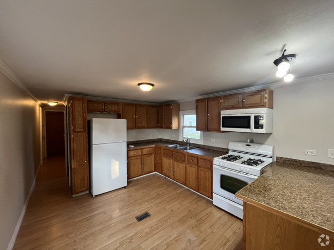 Building Photo - 316 Empire St Unit 316b Rental