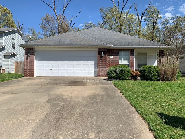 Building Photo - 1612 Cresent St