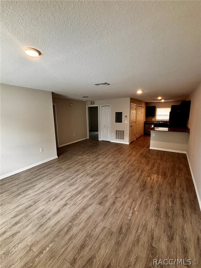 Photo - 9437 N Travis Dr