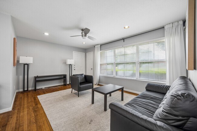 Photo - 3237 Rosedale St Unidad 2
