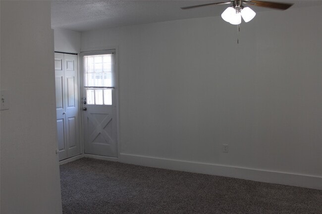 Photo - 210 Brigadoon Ln