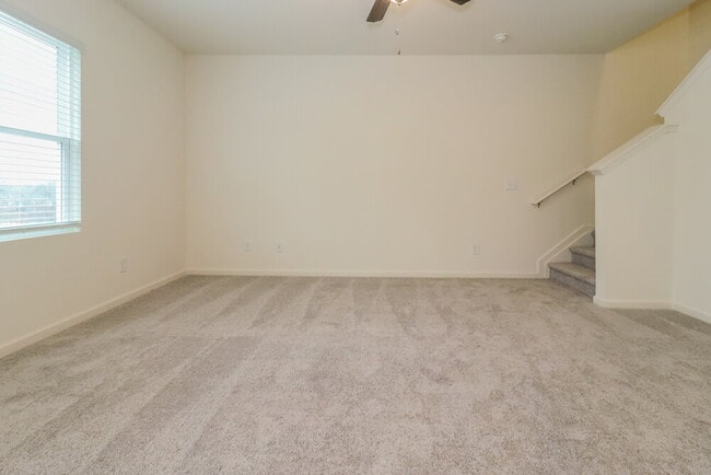 Photo - 445 Knightsbridge Ln Casa