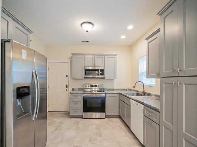 Photo - 1048 Wyndfall Dr