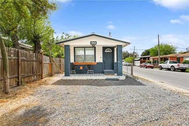 Photo - 600 E Bell Ave