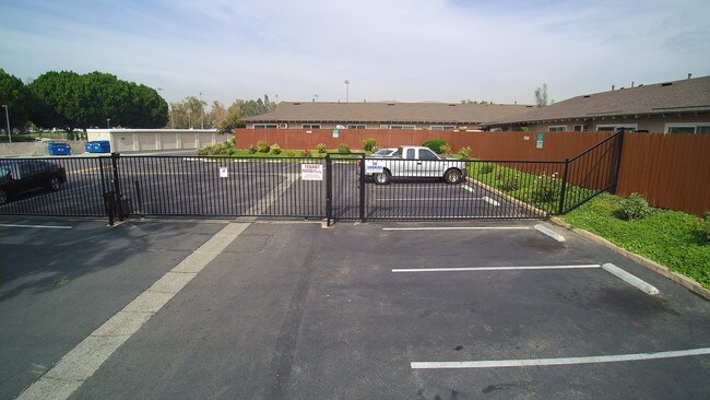 Photo - 319 W Lambert Rd Apartment Unit 1