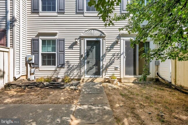 Building Photo - 161 Heathfield Dr Rental